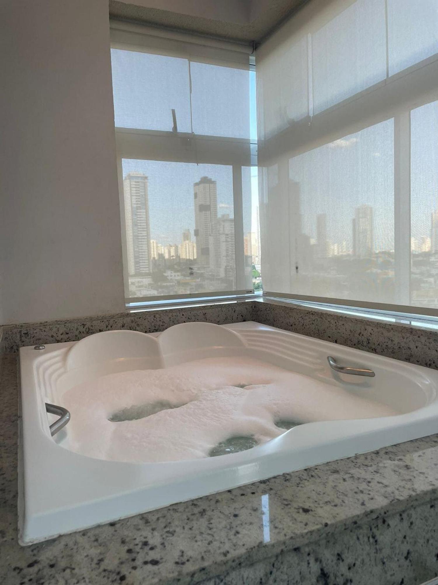 1 Qts.| 2 Hosp. | Jacuzzi Na Varanda | Linda Vista Goiania Bagian luar foto
