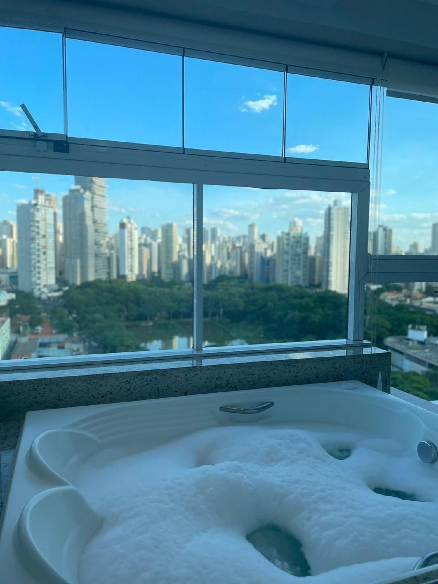 1 Qts.| 2 Hosp. | Jacuzzi Na Varanda | Linda Vista Goiania Bagian luar foto